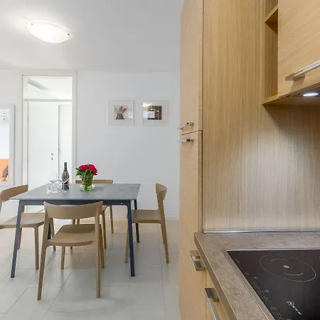 Apartment Extravagantes In Perfekter Lage - 300 Meter Zum Und 100 Meter Ins Zentrum Porec