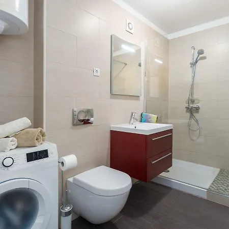 Extravagantes In Perfekter Lage - 300 Meter Zum Und 100 Meter Ins Zentrum * Porec