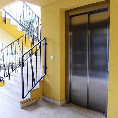 Apartment Extravagantes In Perfekter Lage - 300 Meter Zum Und 100 Meter Ins Zentrum